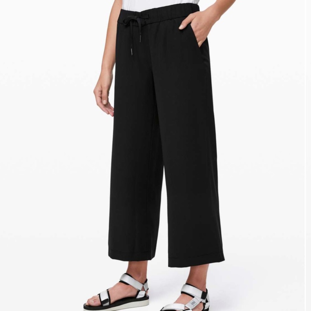 Lululemon On the Fly Crop Wide leg Pant